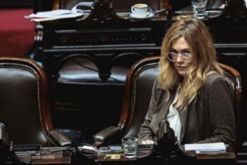 Foto de Denuncian a Lilia Lemoine tras difundir fotos er�ticas junto a su ex