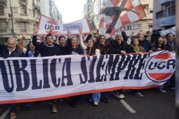 Foto de La UCR se sum� a la marcha universitaria y busc� despegarse del ajuste de Milei
