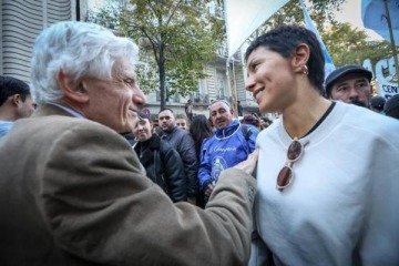 Foto de Mayra Mendoza particip� de la Marcha Federal Universitaria en Plaza de Mayo
