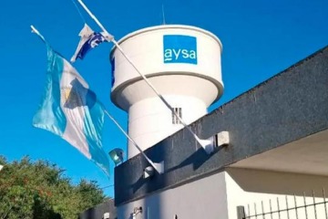 Foto de La privatizaci�n de AySA avanza: Caputo confirm� la venta del 90% de las acciones estatales