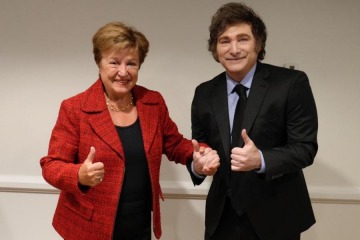 Foto de Milei suma asistencia: el FMI asegur� que aprobar� la revisi�n del acuerdo y girar� US$1.000 millones