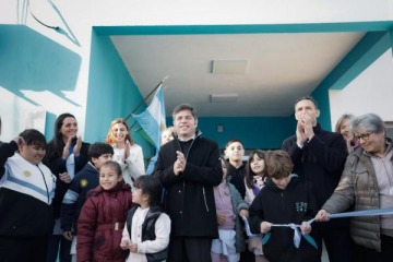 Foto de Kicillof inaugur� una escuela en San Vicente a metros de una secundaria frenada por Milei