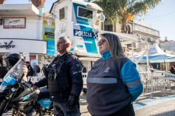 Foto de El Municipio de Lan�s instal� una nueva torre policial de videovigilancia 