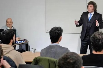 Foto de Tras la visita de MIlei, los docentes de la UdeSA criticaron la visita del presidente y exigieron el cumplimiento de la Ley de Financiamiento Universitario
