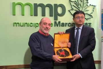 Foto de Curutchet se reuni� con una comitiva china de la ciudad de Dezhou