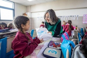 Foto de El Municipio de Lan�s entreg� nuevas tablets a los alumnos de primer grado de la EPMB N�1 �Manuel Lainez�