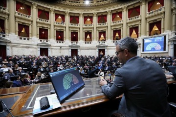 Foto de Ludopatía, Súper RIGI, lobby y etiquetado frontal: el nuevo paquete de leyes que el Gobierno envió al Congreso