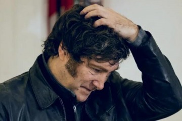 Foto de Javier Milei se sigue desplomando en las encuestas y un candidato de la oposición encabeza la intención de voto