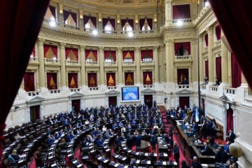Foto de La oposici�n busca prohibir por cinco a�os la importaci�n de indumentaria usada frente a la crisis productiva