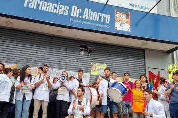 Foto de Consecuencia de la crisis: cierran las farmacias del Dr. Ahorro en todo el pa�s y sus empleados reclaman salarios adeudados