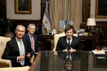 Foto de Milei recibi� al millonario gem�logo ingl�s, Maurice Ostro, con miras al S�per RIGI