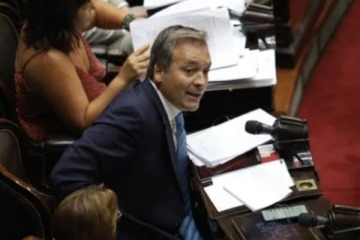 Foto de Soria cruz� a Milei en el Senado y lo acus� de banalizar los golpes de Estado