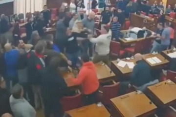 Foto de Batalla campal en Mar del Plata: una sesi�n del Concejo Deliberante termin� a los golpes 