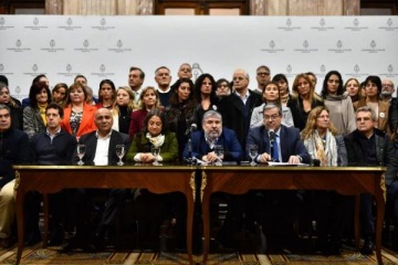 Foto de Legisladores peronistas reclamaron la liberaci�n de Cristina Kirchner y enviaron una carta a la Corte