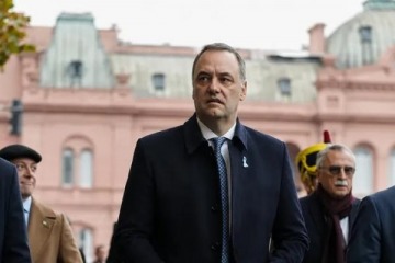 Foto de Cada vez m�s floja: La explicaci�n de Adorni tambalea tras la explicaci�n de un experto en criptomonedas