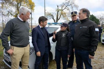 Foto de "Estoy buscando un pendrive para los recursos de la Provincia": la chicana de Kicillof a Milei en medio del esc�ndalo de Adorni