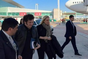 Foto de Otra vez se va de viaje: Javier Milei visitará Francia para recibir un premio