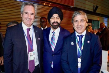 Foto de Expectativa: Caputo aguarda una definición clave del Banco Mundial para reforzar reservas