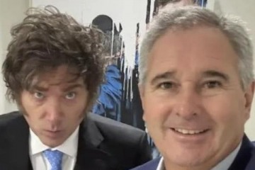 Foto de �A qu� embajada lo mandan?: Adorni qued� al borde de la salida y en la Rosada ya mencionan a Quirno como posible reemplazo