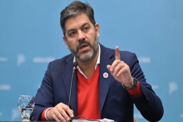Foto de "Equivale a 37.187 pendrives de Adorni": Bianco compar� la deuda de Naci�n con PBA