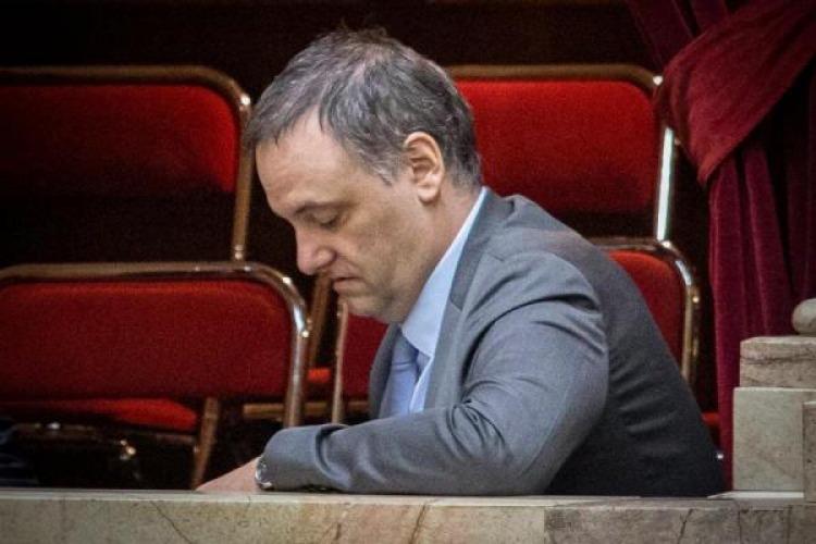  Manuel Adorni rompi� el silencio tras la suspensi�n de su informe en el Senado