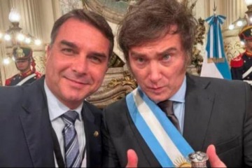 Foto de Javier Milei recibir� a Fl�vio Bolsonaro en medio de diferencias diplom�ticas con Lula da Silva