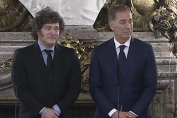  Santilli desembarc� en la Jefatura de Gabinete y Milei abraz� a Adorni en plena investigaci�n