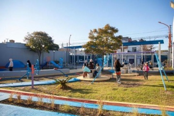 Foto de El Municipio de Lan�s concret� la puesta en valor de la plaza Atl�ntida