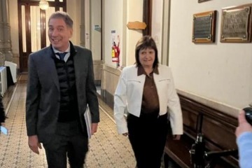 Foto de Santilli busca destrabar Zonas Fr�as y se reuni� en el Senado con los bloques dialoguistas