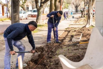 Foto de El Municipio de Lan�s inici� la obra de puesta en valor de la plaza Jos� Hern�ndez en Remedios de Escalada