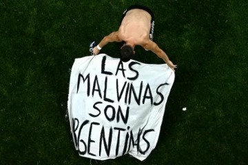 Foto de La verdadera historia tras la bandera de Malvinas que mostr� la Selecci�n Argentina