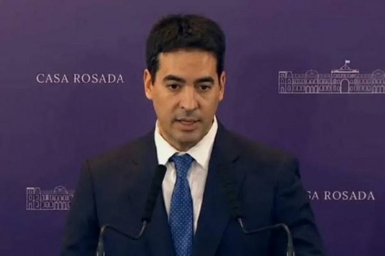  Bajo la mirada atenta de los mercados, Ravier admiti� que el d�lar podr�a trepar a los $1.800