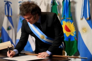 Foto de Milei endurece la pol�tica migratoria: habilit� la expulsi�n de extranjeros por agravios contra la Argentina