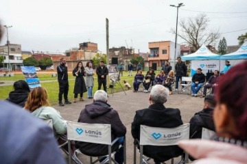 Foto de El Municipio de Lan�s puso en marcha las obras de renovaci�n y puesta en valor de la plaza San Jos� Obrero