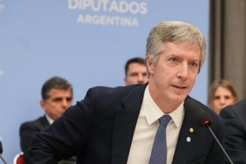 Foto de Santiago Bausili cont� que a�n "no se levantar� el cepo" y descart� auxiliar a las familias con deudas al asegurar que "no preocupa"