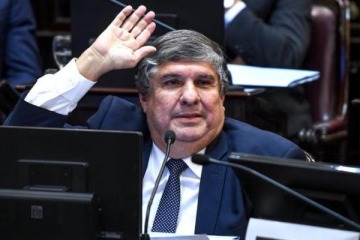 Foto de Jos� Mayans exigi� juicio pol�tico y cuestion� la pol�tica de defensa del Gobierno: "Presidente Cipayo"