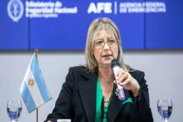 Foto de Piden que Alejandra Monteoliva brinde explicaciones en Diputados por la represi�n en el Congreso