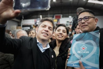 Foto de Kicillof: “Ya nadie duda que Milei les saca la plata del bolsillo a los trabajadores para entregársela a los grandes grupos financieros”