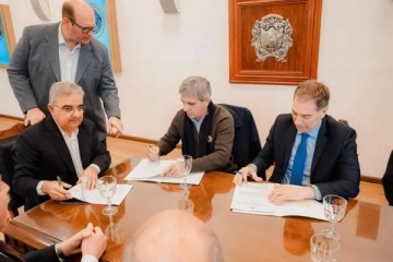 Foto de Santilli y Caputo visitaron Catamarca en un nuevo gesto de acercamiento a gobernadores aliados