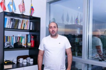 Foto de Qui�n es Fernando Cerimedo, el exasesor de LLA que fue detenido en Bolivia