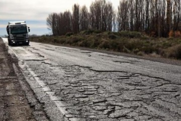 Foto de La oposici�n impulsa la interpelaci�n a Caputo por el desv�o de fondos para las rutas