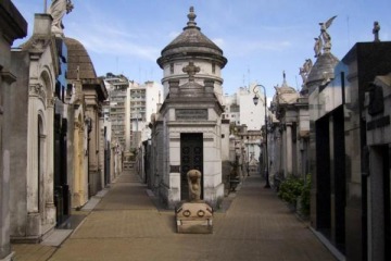Foto de El Cementerio de la Recoleta sin cafeter�a en la b�veda: la Justicia porte�a fren� la pol�mica licitaci�n 