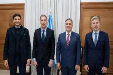 Foto de Santilli recibió a los gobernadores de la Región Centro en búsqueda de respaldos para las reformas de Milei