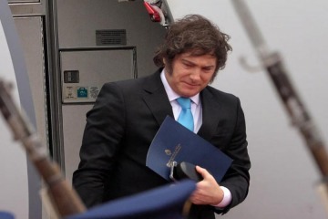 Foto de Milei llega a Misiones y enfrenta una movilizaci�n de m�s de 70 organizaciones