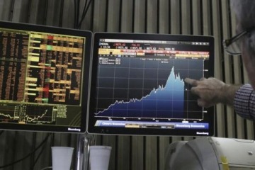 Foto de El riesgo pa�s vuelve a rozar los 500 puntos y los bonos argentinos ceden ante un escenario global adverso