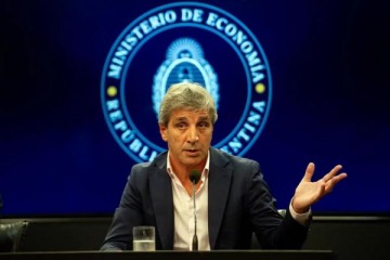 Foto de Caputo justific� el desplome de la econom�a en julio con "shocks transitorios"