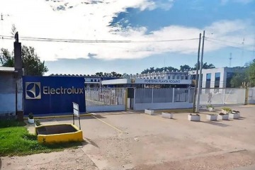 Foto de La UOM fren� los despidos en Electrolux y se abre una negociaci�n de 20 d�as