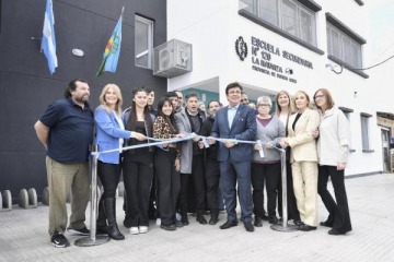 Foto de Espinoza y Kicillof inauguraron en La Matanza dos nuevas escuelas en un d�a 