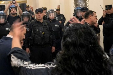 Foto de Estudiantes tomaron el Palacio Pizzurno en reclamo por el financiamiento pero el Gobierno orden� un desalojo policial