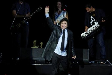 Foto de Ins�lito: Milei anunci� la pel�cula de su recital en el Movistar Arena 